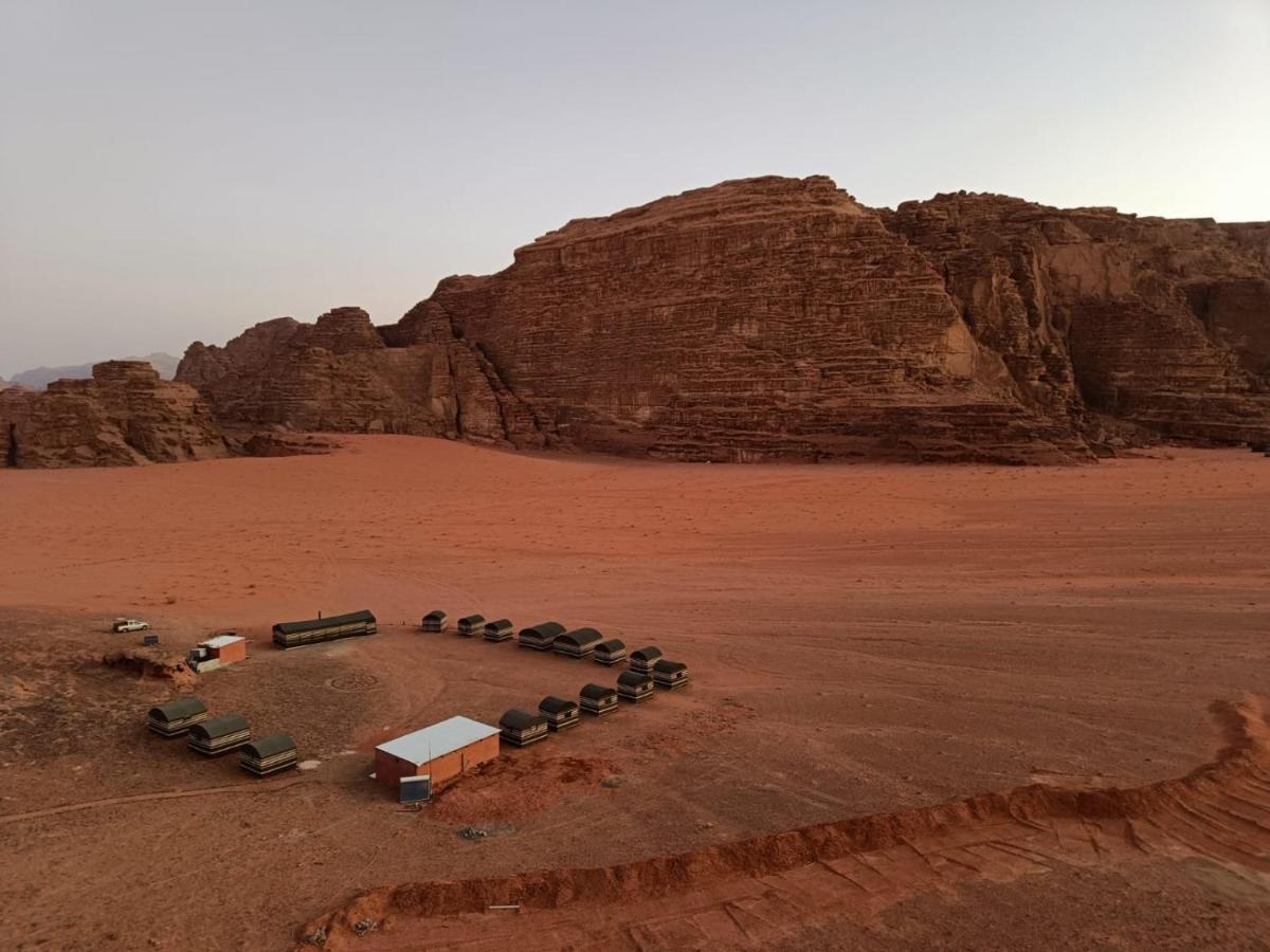 Wadi Rum Sky Tours & Camp Luaran gambar