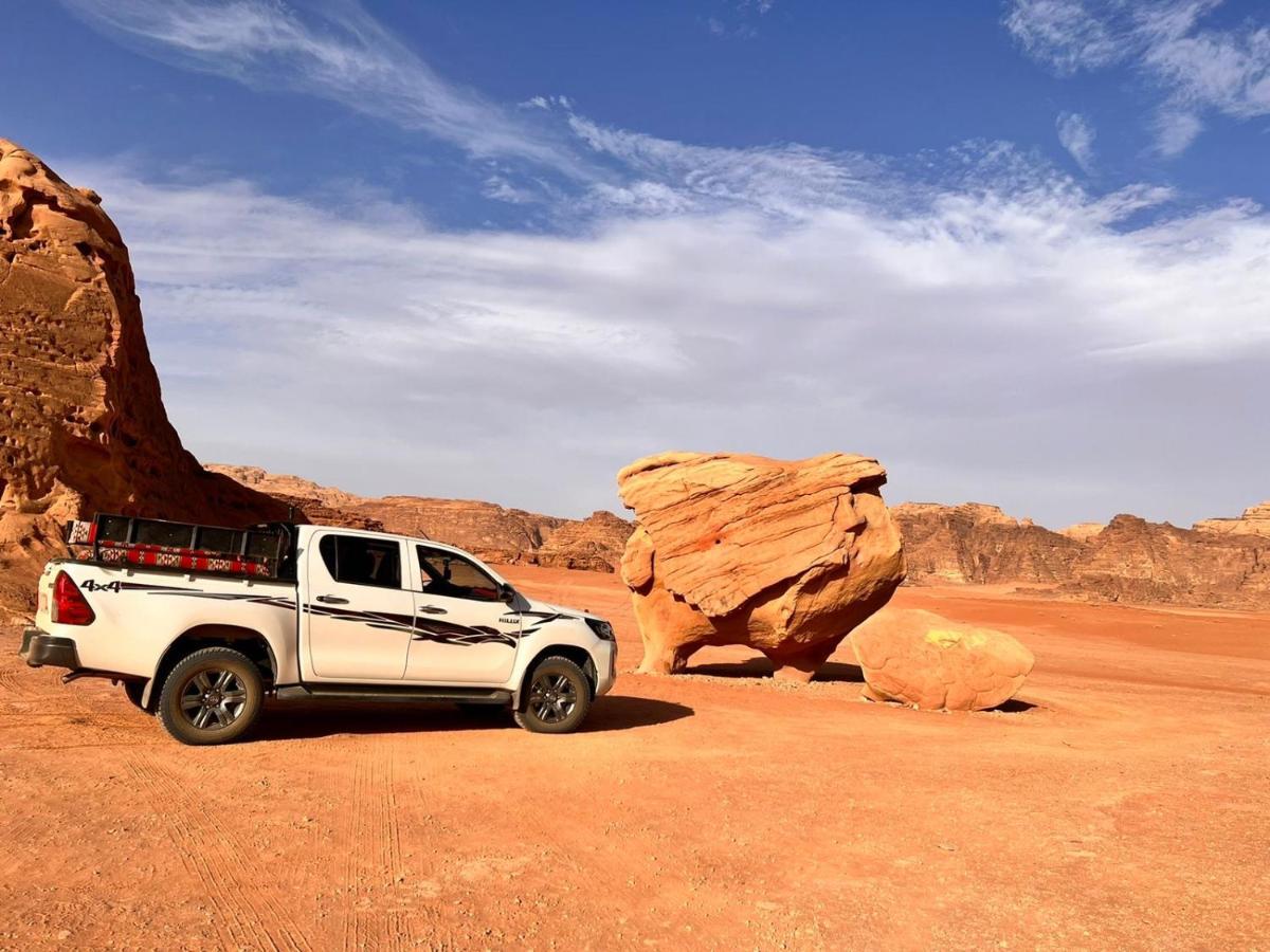 Wadi Rum Sky Tours & Camp Luaran gambar