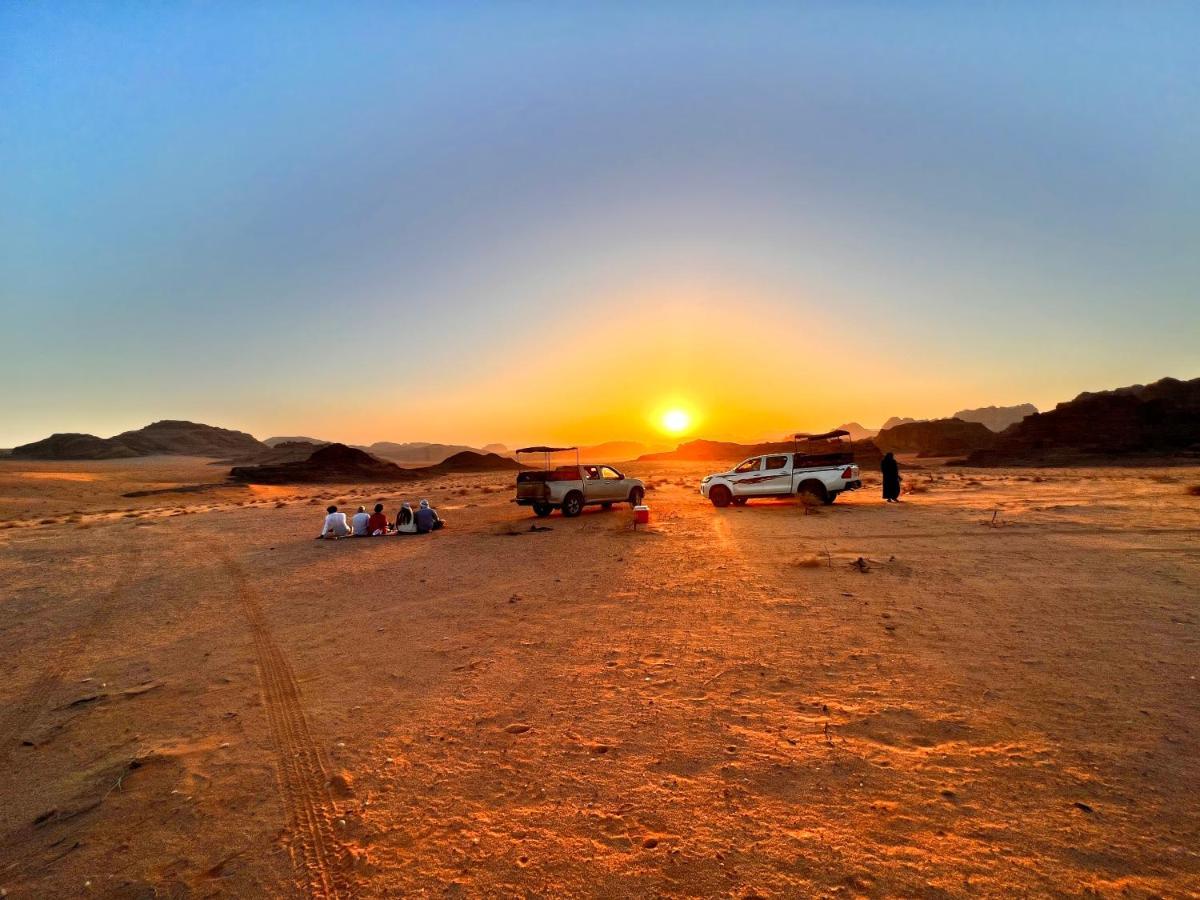 Wadi Rum Sky Tours & Camp Luaran gambar