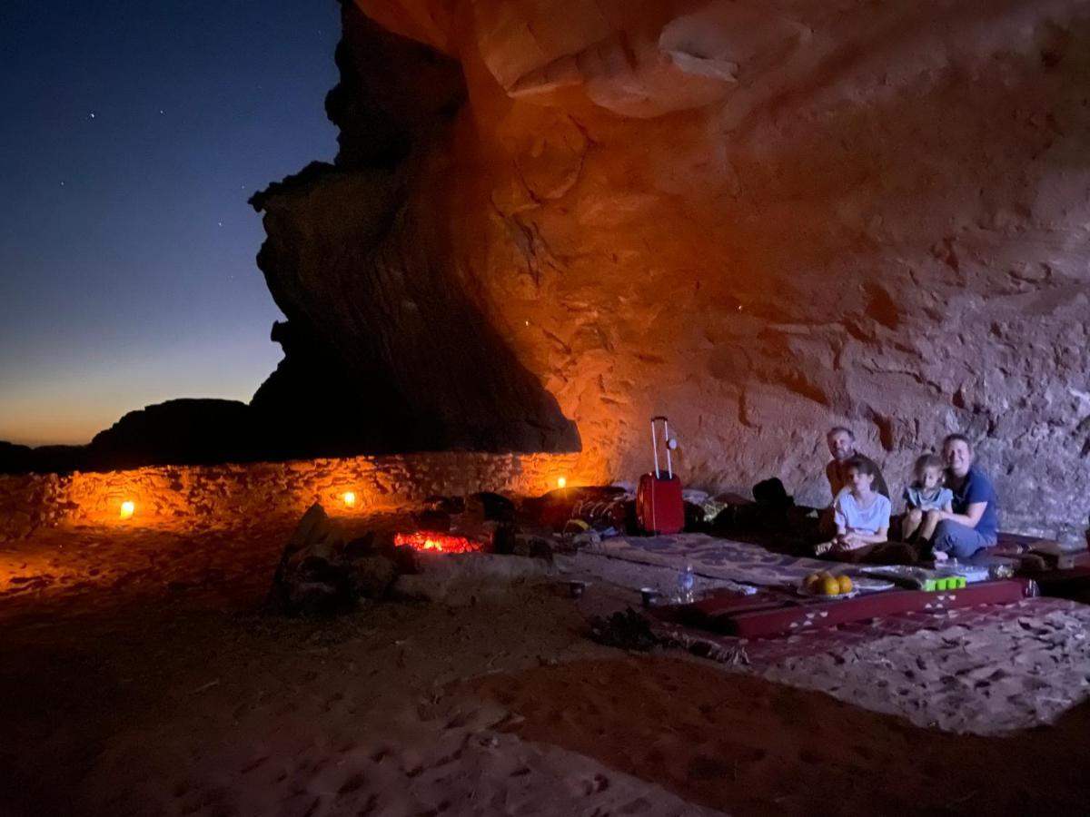 Wadi Rum Sky Tours & Camp Luaran gambar