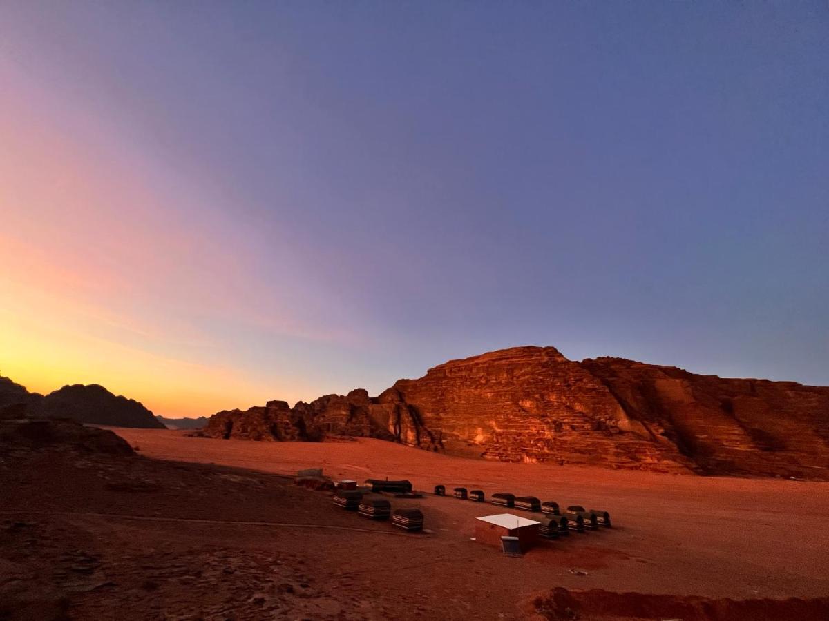 Wadi Rum Sky Tours & Camp Luaran gambar