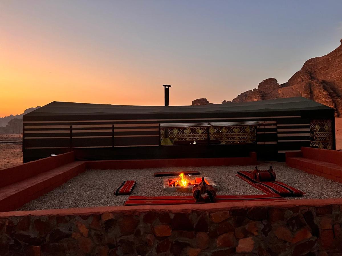 Wadi Rum Sky Tours & Camp Luaran gambar
