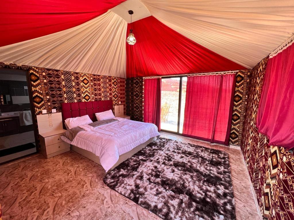 Wadi Rum Sky Tours & Camp Luaran gambar