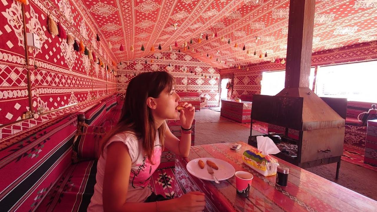 Wadi Rum Sky Tours & Camp Luaran gambar