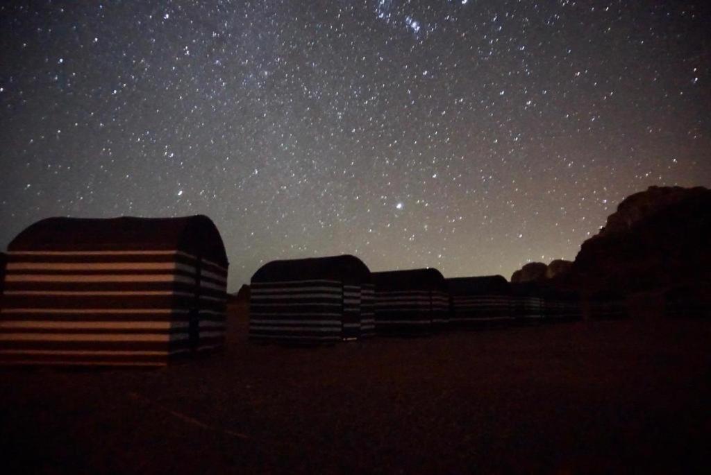 Wadi Rum Sky Tours & Camp Luaran gambar
