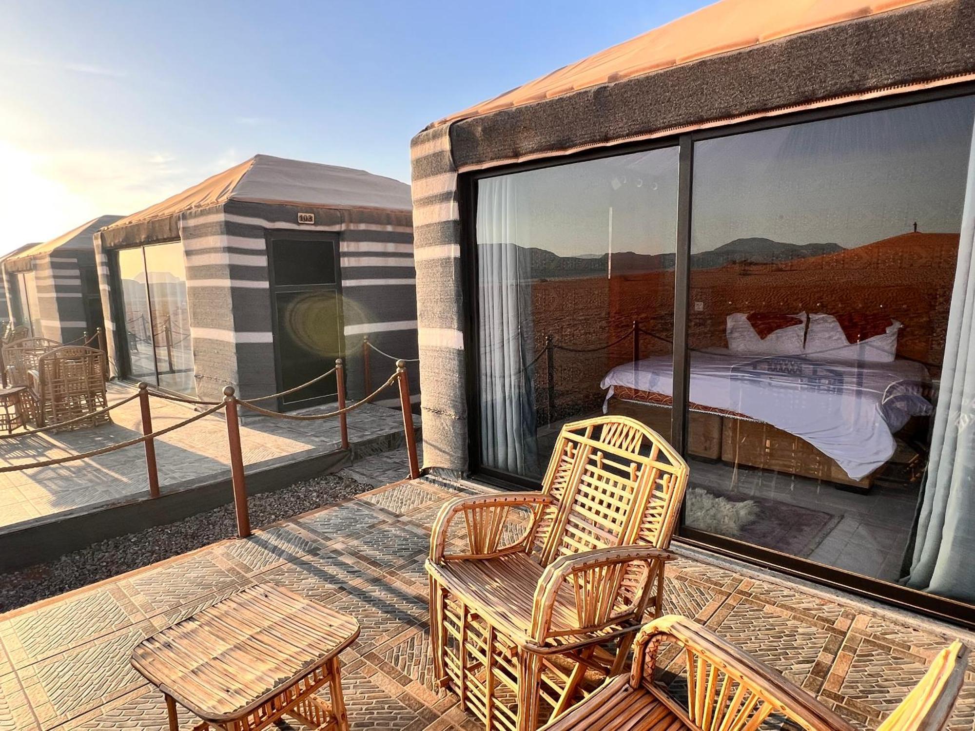 Wadi Rum Sky Tours & Camp Luaran gambar