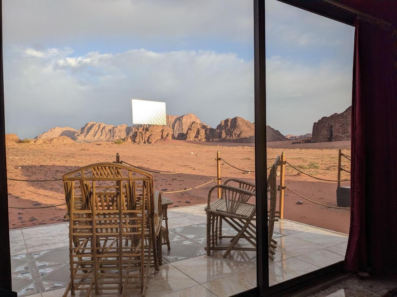 Wadi Rum Sky Tours & Camp Luaran gambar