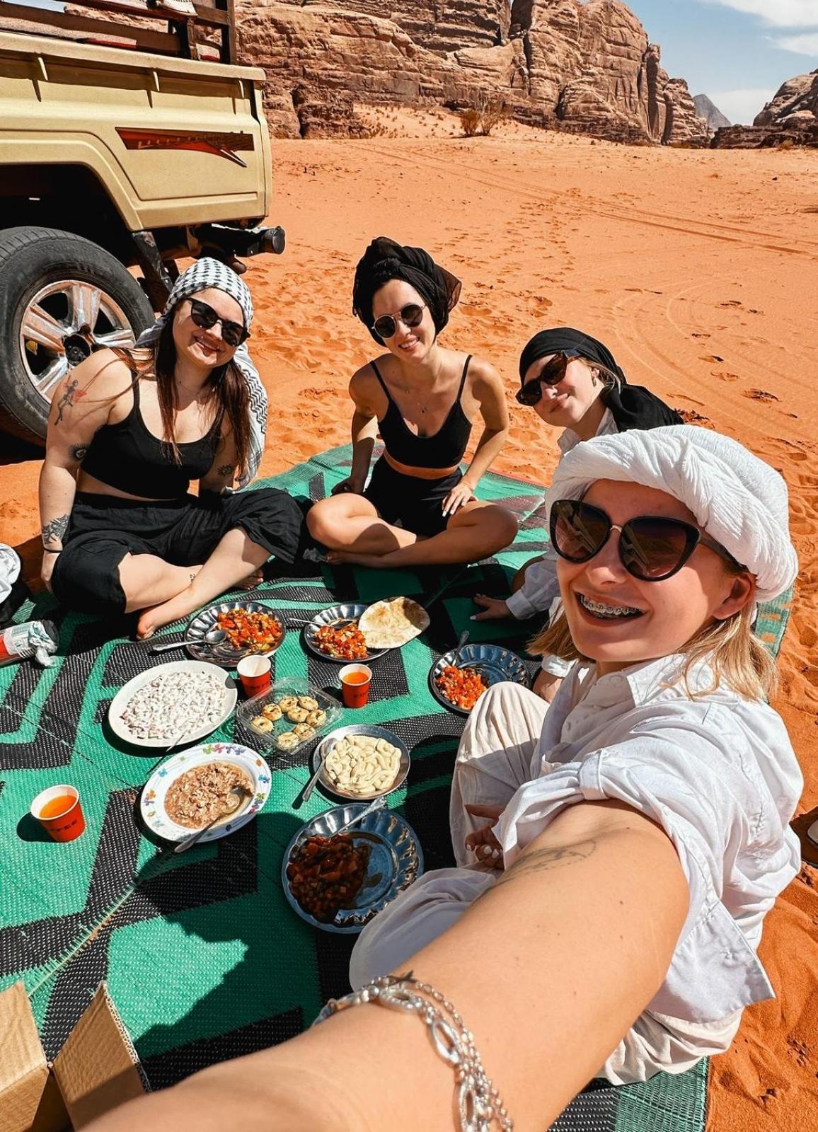 Wadi Rum Sky Tours & Camp Luaran gambar