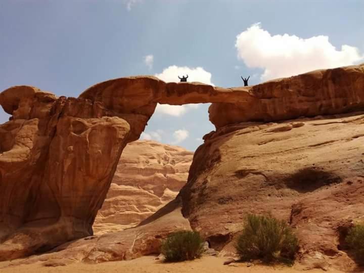 Wadi Rum Sky Tours & Camp Luaran gambar